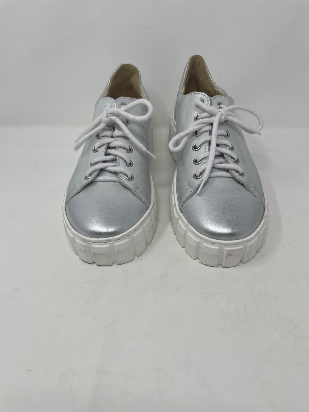 V Italia Silver Metallic Platform Sneakers Size 7 Excellent Condition